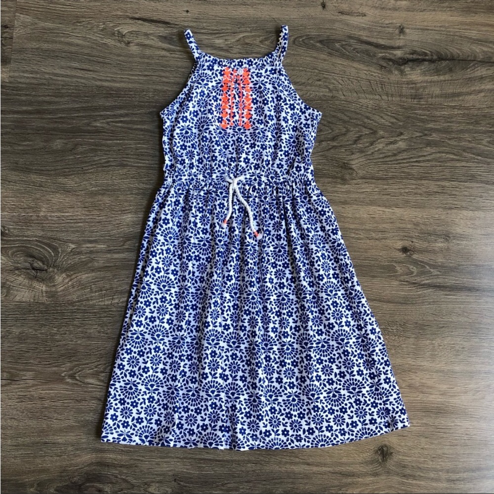 Carter’s long dress.